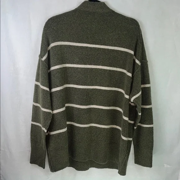 Aerie round Neck Sweater in Forest Green and Cream - Picture 4 of 11